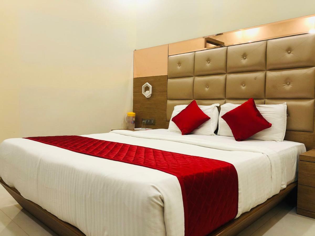 מומביי Hotel Guestinn Residency מראה חיצוני תמונה