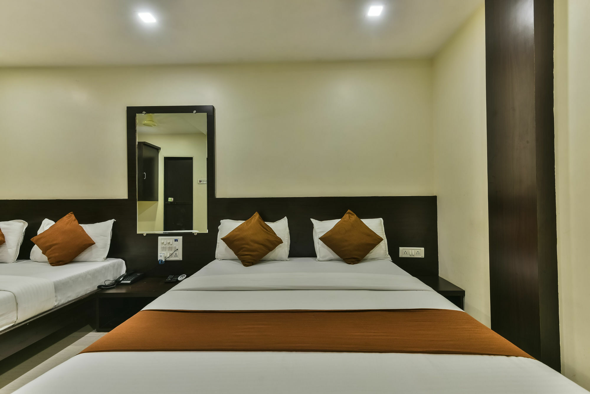 מומביי Hotel Guestinn Residency מראה חיצוני תמונה